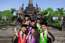 Industri Pariwisata: Prospek dan Peluangnya di Indonesia - LSPR Institute