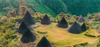 Paket Wisata Wae Rebo | Kelimutu | Overland Trip Flores - IndonesiaJuara